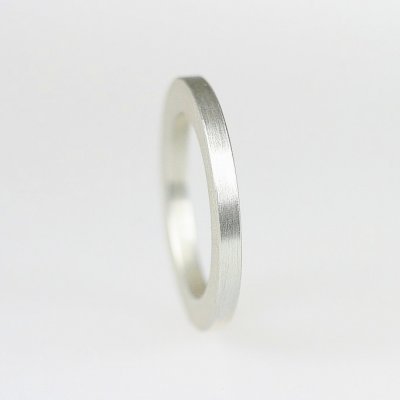 Ring in 925/_ Silber, 2mm breit, mattierte Oberfläche