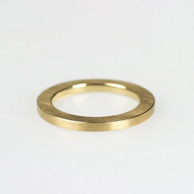 Ring in 750/_Gelbgold, 2mm breit, mattierte Oberfläche